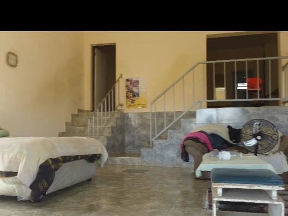 6 Bedroom House