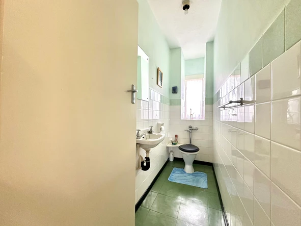 3 Bedroom Flat & Apartment