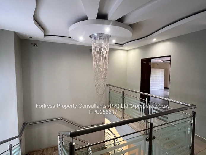 Glen Lorne 5-Bed Home with Borehole & Jacuzzi