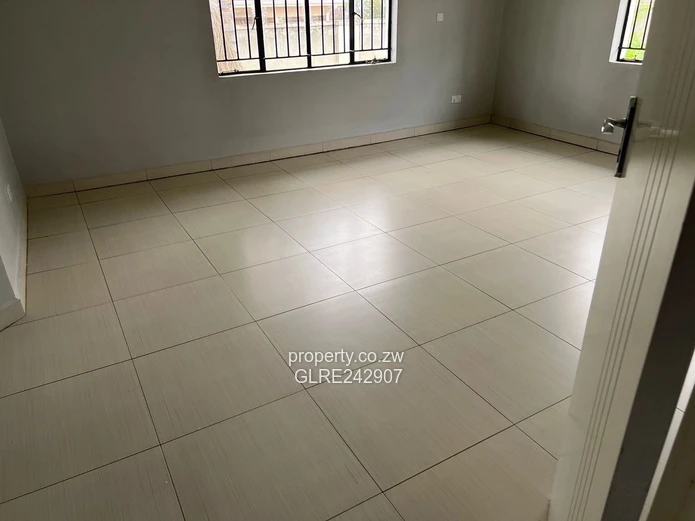 Spacious 4-Bed Home in Waterfalls - Modern Kitchen & Borehole