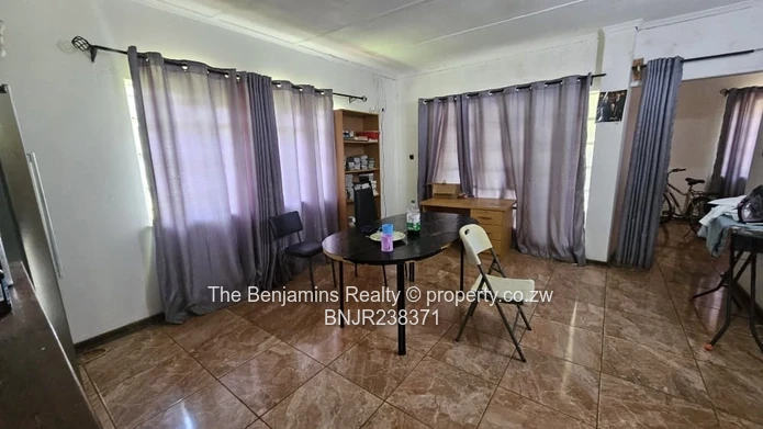 3 bedroom House for Sale in Kwekwe