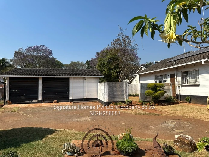 5 Bedroomed House For Sale - Good Location (Sole Mandate)