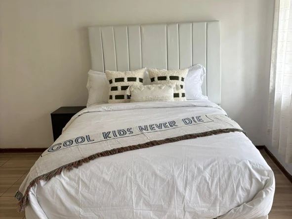 2 Bedroom Flat & Apartment