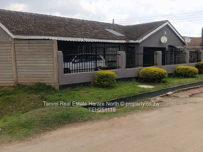 TYNWALD NORTH HOUSE FOR SALE  CLOSE TO MADOKERO MALL  4 spacious beds MES only (2 with BICs),fitted 