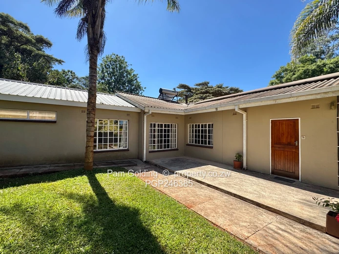 Furnished 3 bedroom Cottage - Helensvale 