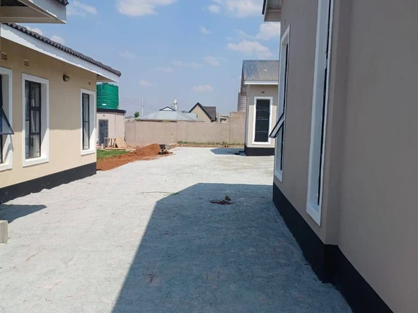 3 Bedroom Flat & Apartment