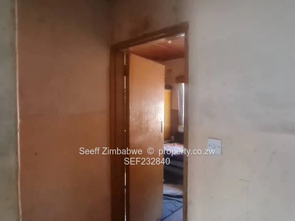  5-Bedroom Family Home in Budiriro!