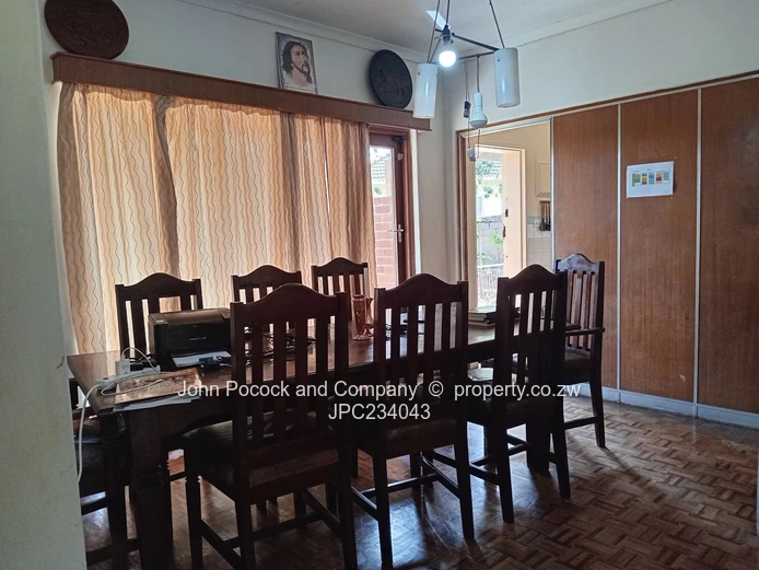 A  3-bedroom home with alot of potential in Morningside