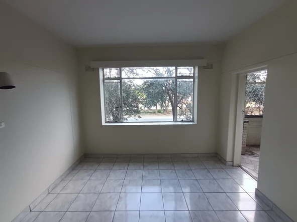 2 Bedroom Flat & Apartment