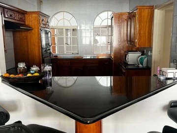 3 Bedroom Flat & Apartment