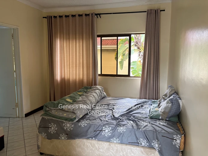 5 bedroom home on the fairway in the prestigious Brooke Golf Estate  (Sole Mandate)