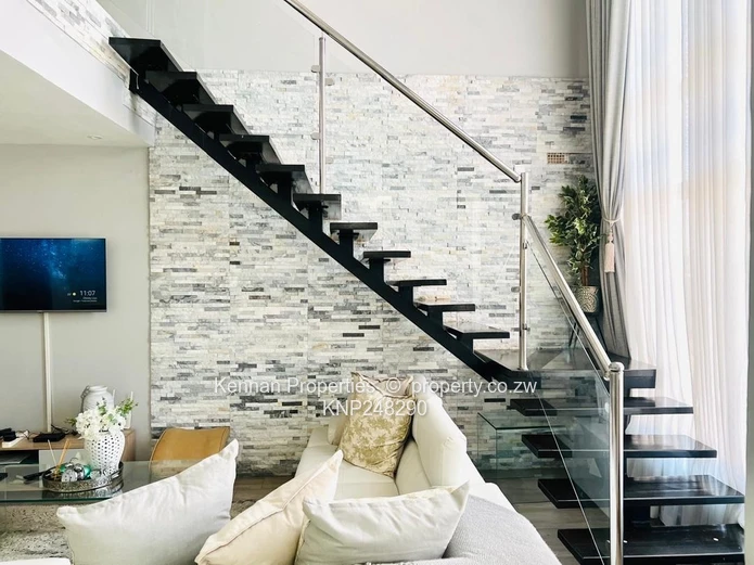 Elegant Upmarket 5 Bedroom Townhouse for Sale.