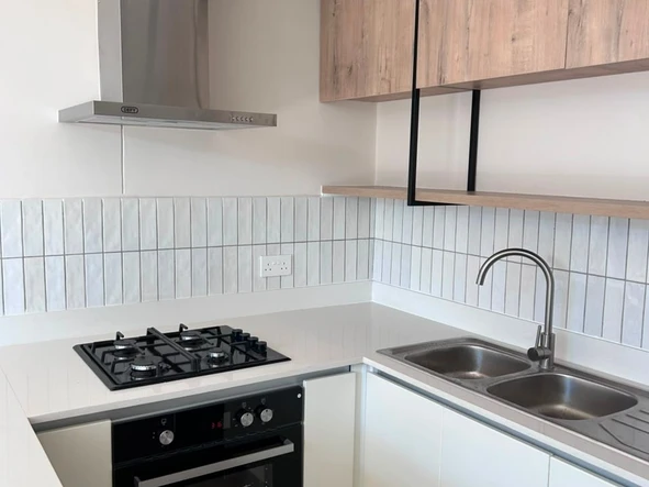 2 Bedroom Flat & Apartment