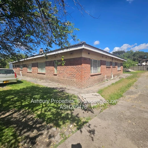 Good  Leafy Old Bluffhill , Beautiful Solid House in an Evergreen neighborhood. (Sole Mandate)
