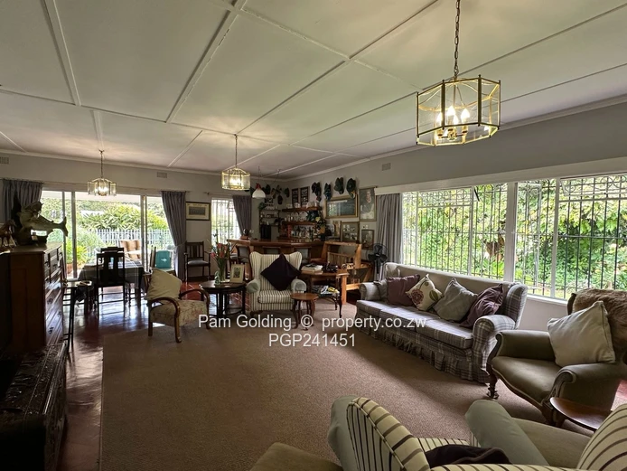 Fabulous Family Home In Famona