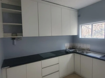 2 Bedroom Flat & Apartment