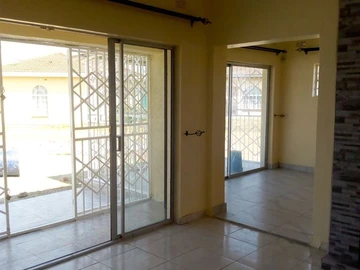 3 Bedroom Flat & Apartment