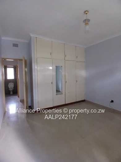 2x Modern 3-Bedroom House for Rent – Hillside