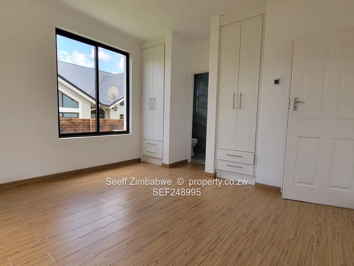 Modern 4-Bed Cluster Home — Private Garden, Pool, Gym, Close to Reekworth School