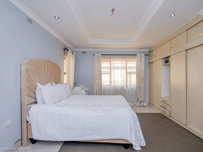 5-Bedroom Family Home For Sale - Madokero 