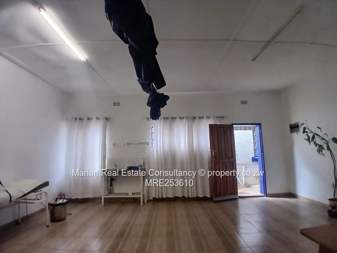 Medical Consulting Room/Office, Bulawayo CBD FOR RENT
