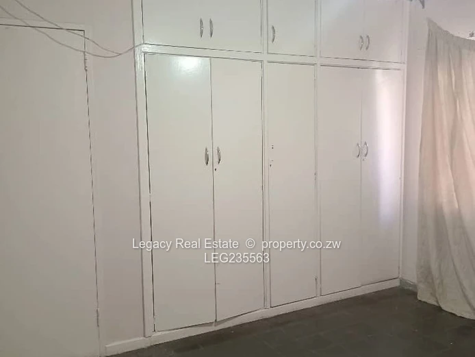 Greendale Athlone Gem with Ensuite, Garden Flat with Backyard