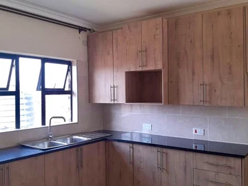2 Bedroom Flat & Apartment