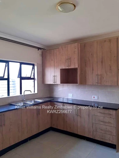 Flat for Sale in Old Marlborough (Sole Mandate)