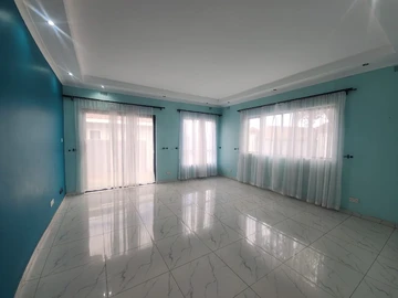 3 Bedroom Flat & Apartment