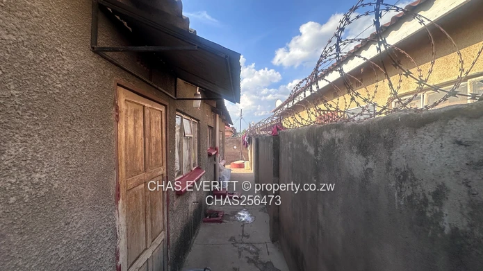 Chitungwiza Unit L Extension | 4-Bedroom House