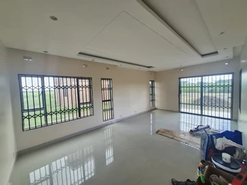 4 Bedroom Flat & Apartment