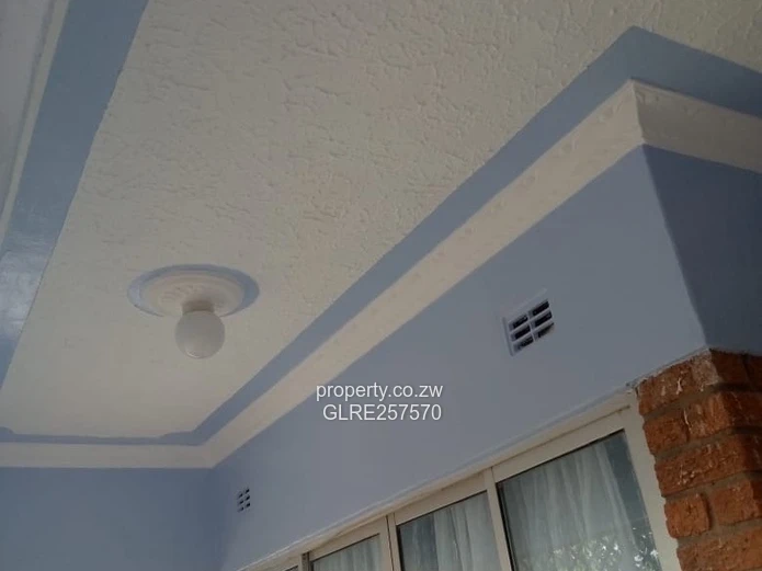 Bright Turquoise 5-Bed Home in Southlea Park — Solar