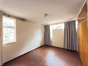 3 Bedroom Flat & Apartment