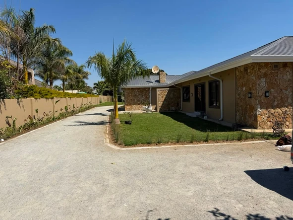 6 Bedroom House