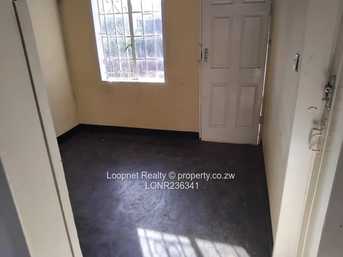 Neat 2-Bed Home in Mufakose - Garden, Good ZESA (Sole Mandate)