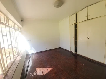 2 Bedroom Flat & Apartment