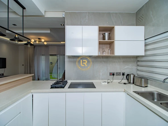 3 Bedroom Flat & Apartment