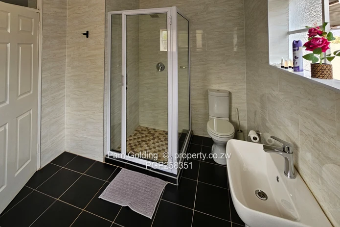 Victoria Falls 5 Bedroomed Property for Sale.