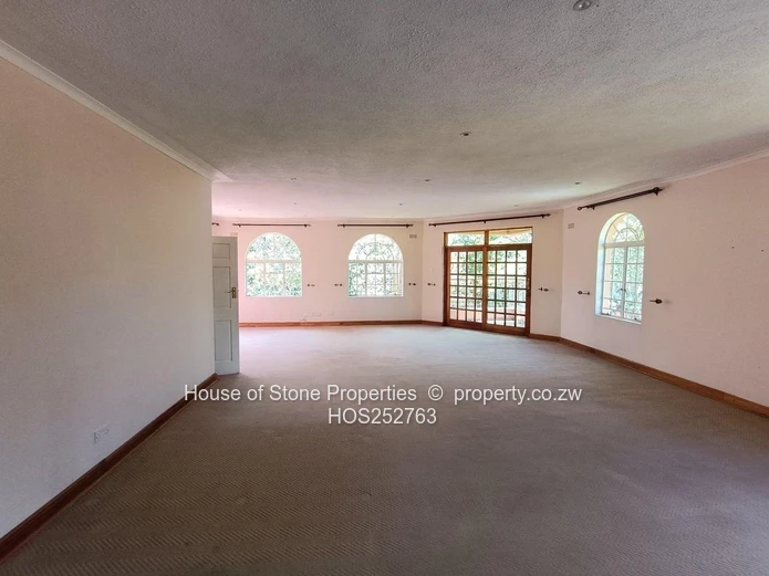 Luxurious Family Home – Folyjon Glen Lorne Sale
