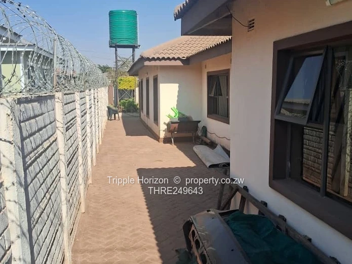 Sunlit 4-Bed House in New Marimba with Borehole