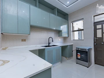 5 Unit Townhouse Complex
