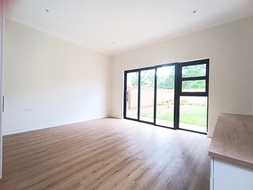 3 Bedroom Flat & Apartment