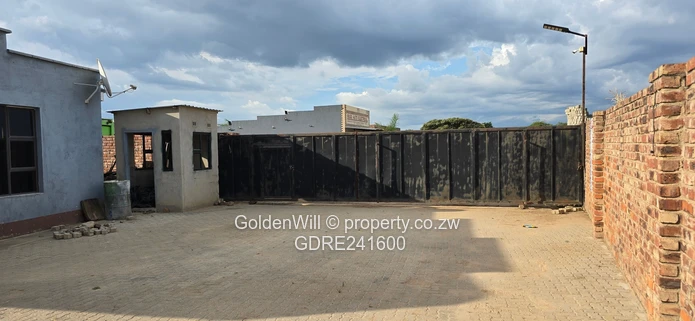 Southly Park Garage/Warehouse/Offices  For Rental 