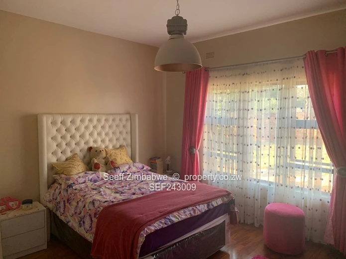 Mandara 5-Bed on 4869m² — Granite Island Kitchen & Borehole