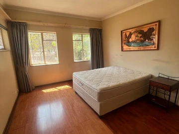 3 Bedroom Flat & Apartment