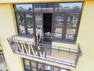 2 Bedroom Flat & Apartment