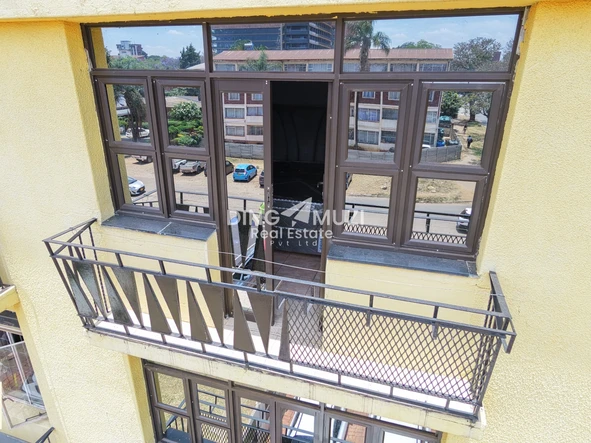 2 Bedroom Flat & Apartment