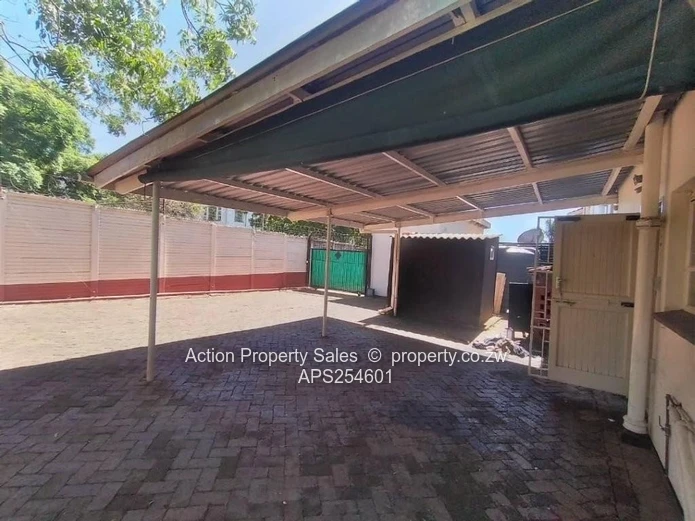 Neat 3 Bed Garden Flat! 