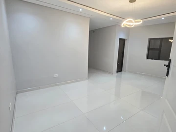 4 Bedroom Flat & Apartment