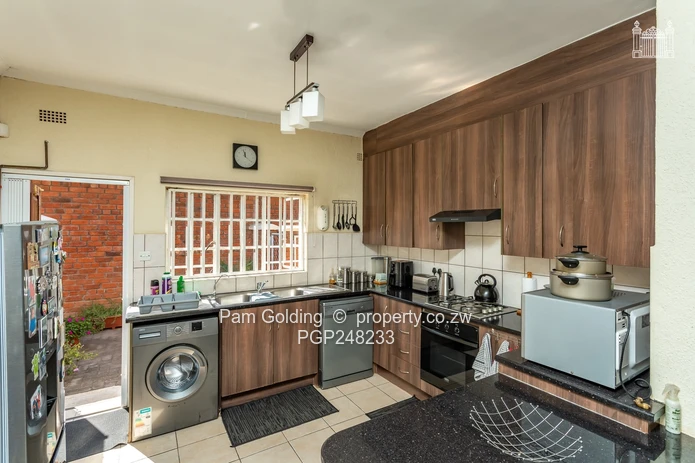Charming 3 Bedroom Cluster Home  (Sole Mandate)